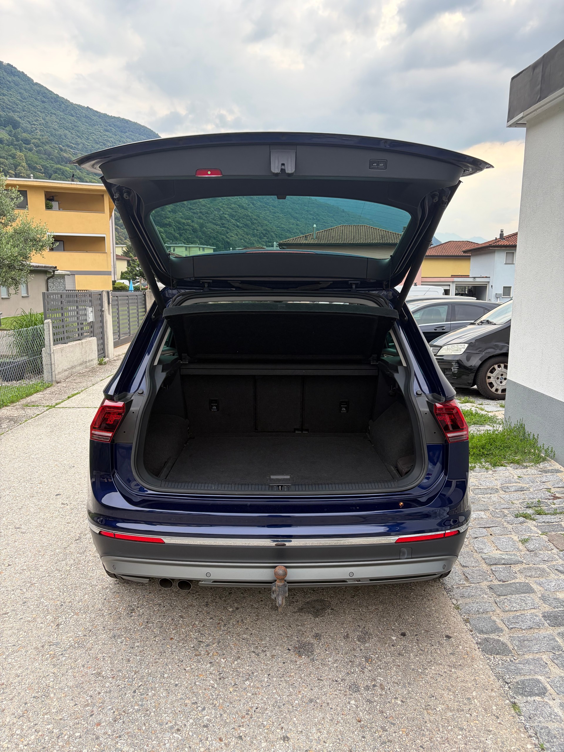 VW Tiguan 2.0 TDI SCR Highline 4Motion-image-6