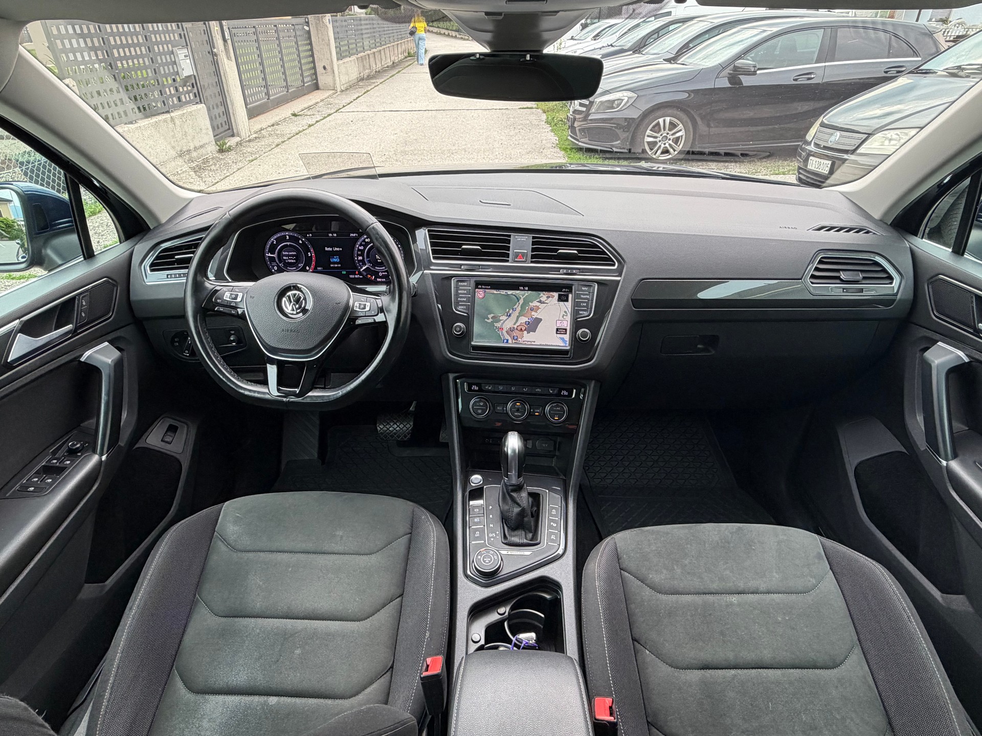 VW Tiguan 2.0 TDI SCR Highline 4Motion-image-7