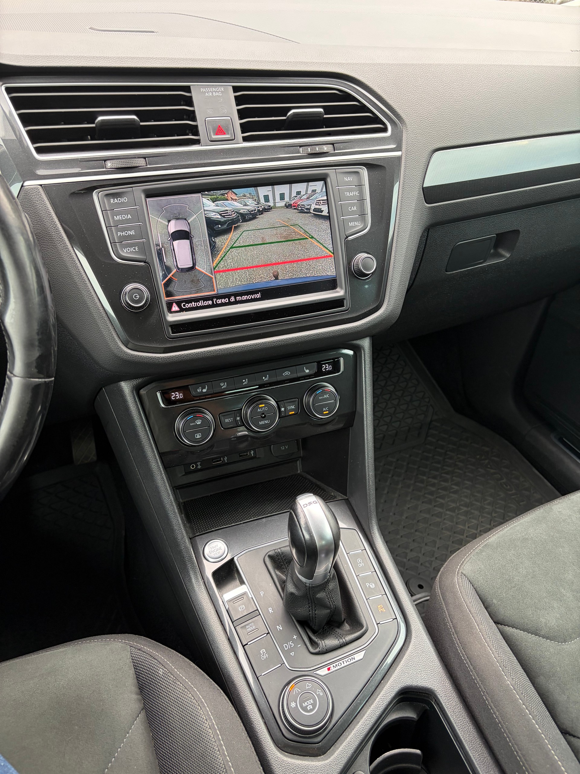 VW Tiguan 2.0 TDI SCR Highline 4Motion-image-12