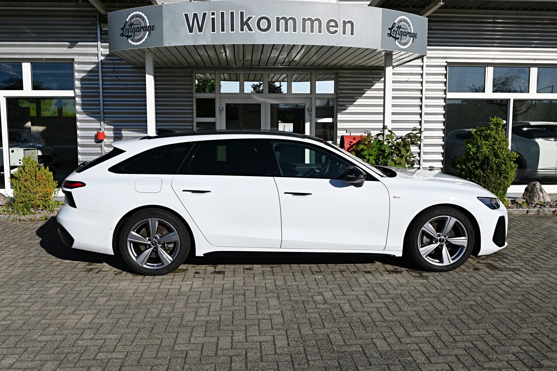 AUDI A6 Avant 40 TDI S-Line Plus Black S tronic-image-5