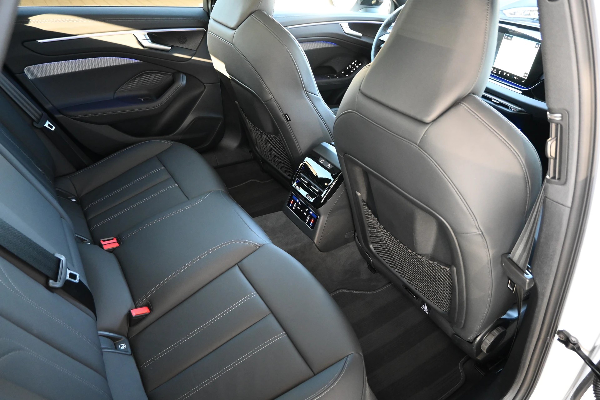 AUDI A6 Avant 40 TDI S-Line Plus Black S tronic-image-14