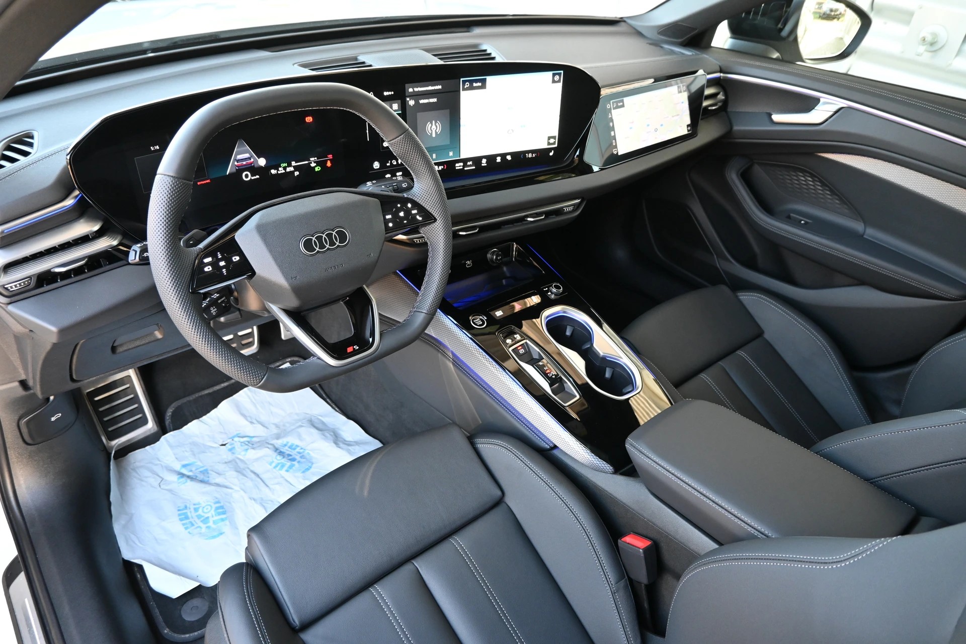 AUDI A6 Avant 40 TDI S-Line Plus Black S tronic-image-10