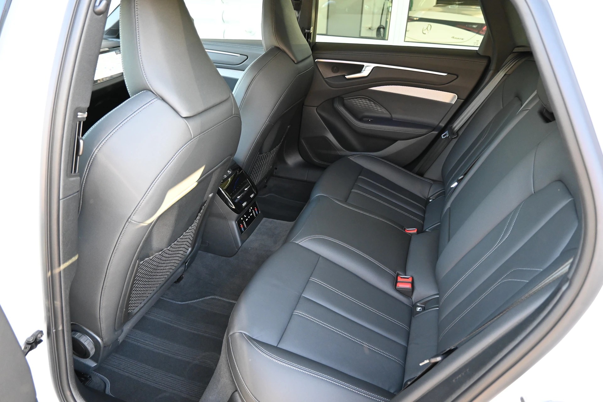 AUDI A6 Avant 40 TDI S-Line Plus Black S tronic-image-15