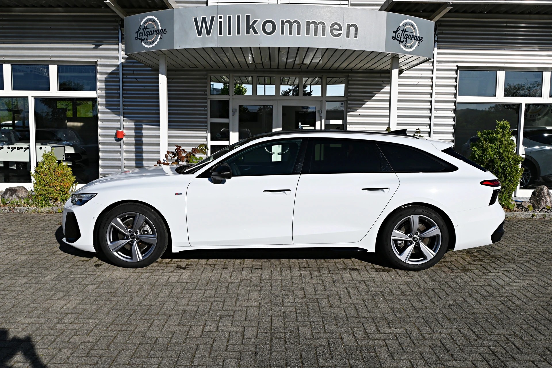 AUDI A6 Avant 40 TDI S-Line Plus Black S tronic-image-4