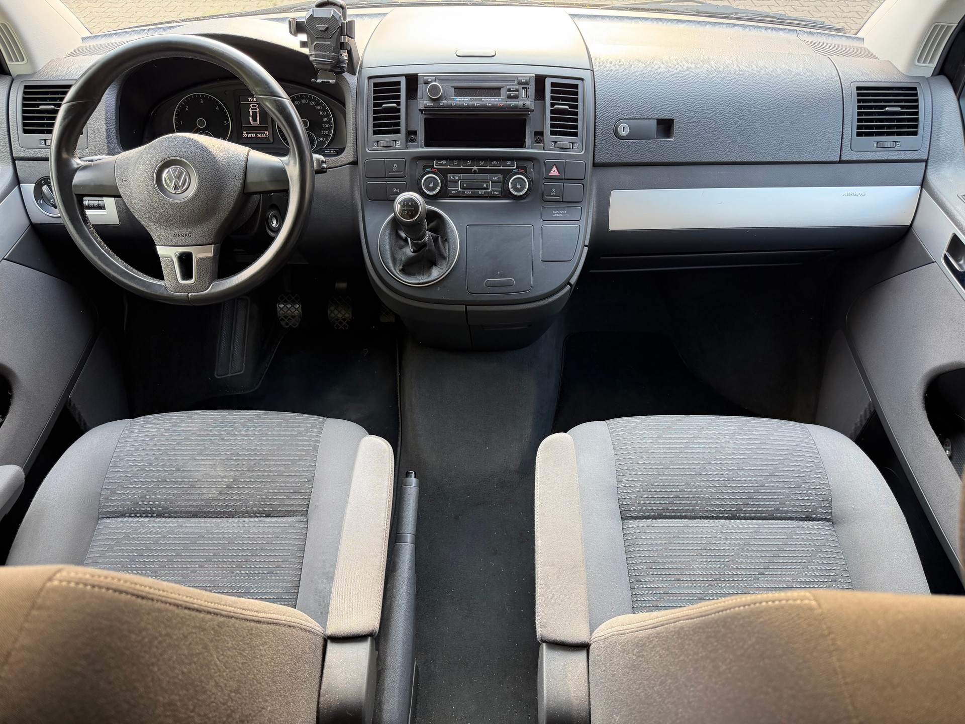 VW T5 Multivan 2.0 TDI CR Family 4Motion-image-7