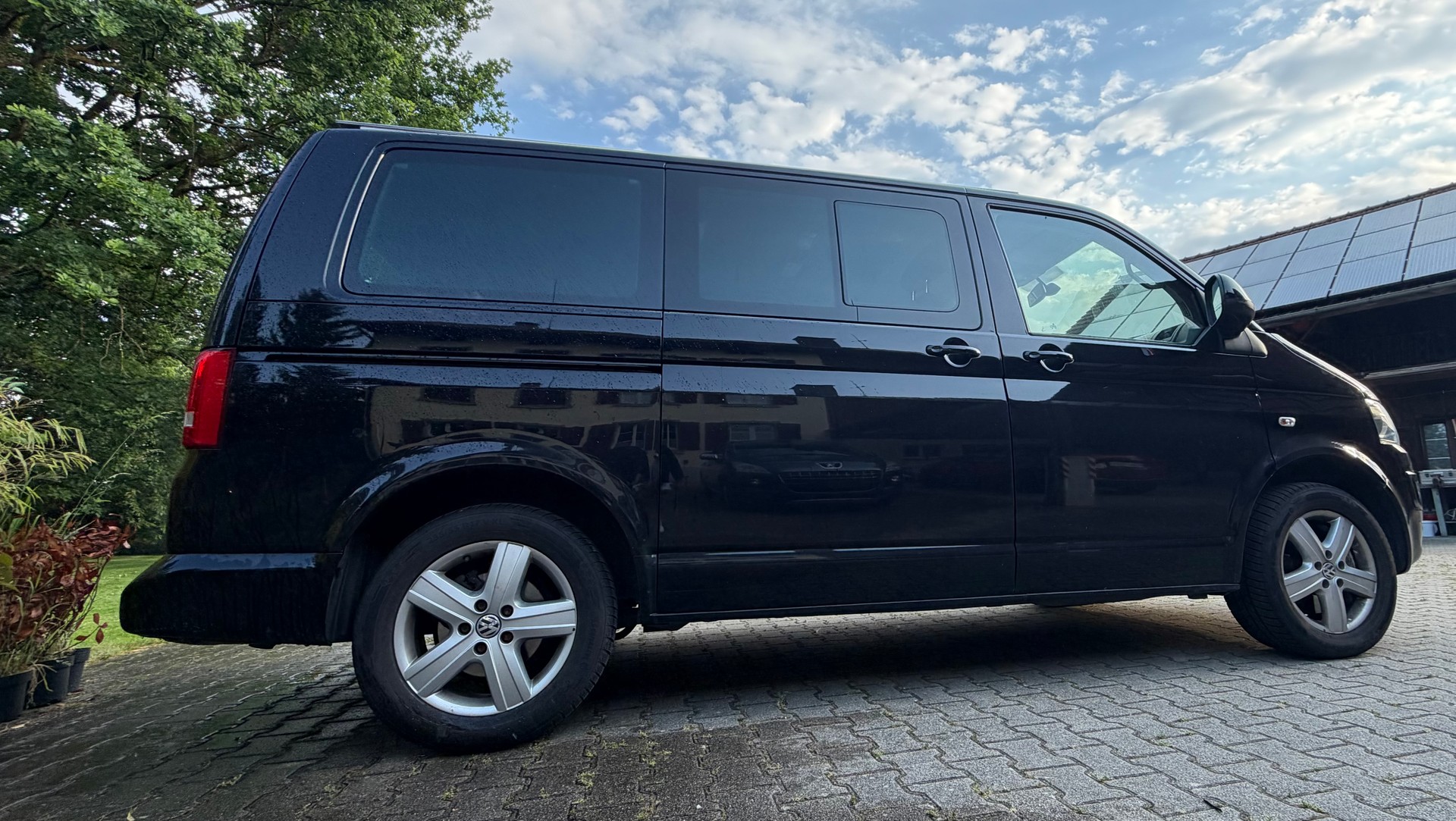 VW T5 Multivan 2.0 TDI CR Family 4Motion-image-4