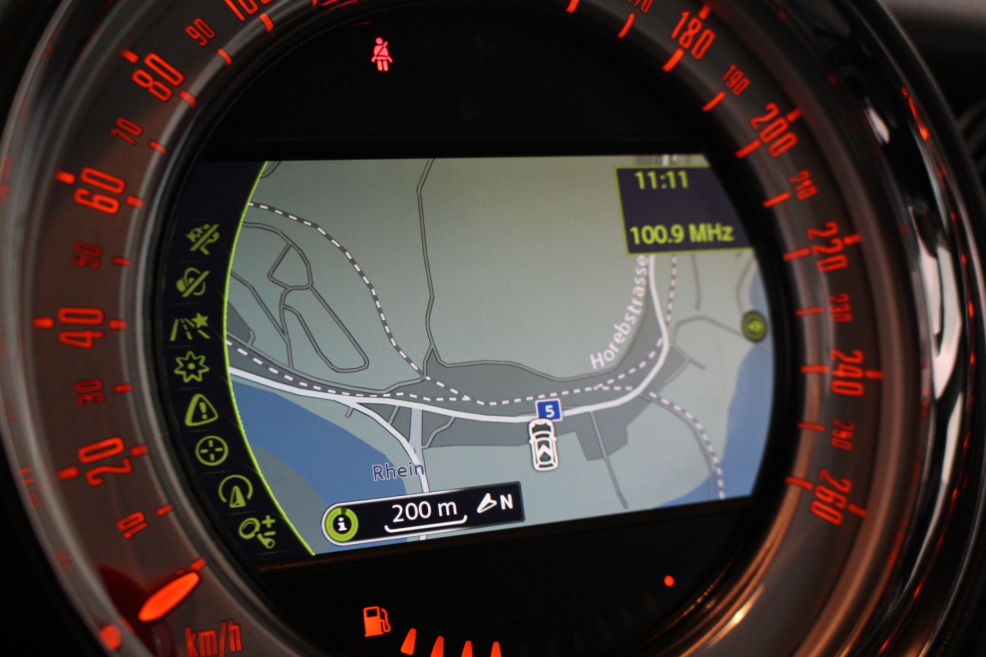 MINI Cabrio R57 1.6i Cooper-image-15