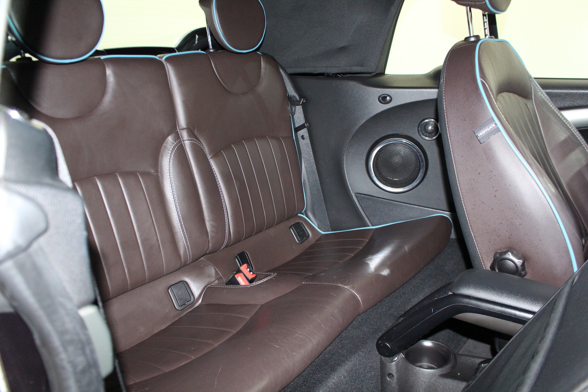 MINI Cabrio R57 1.6i Cooper-image-10