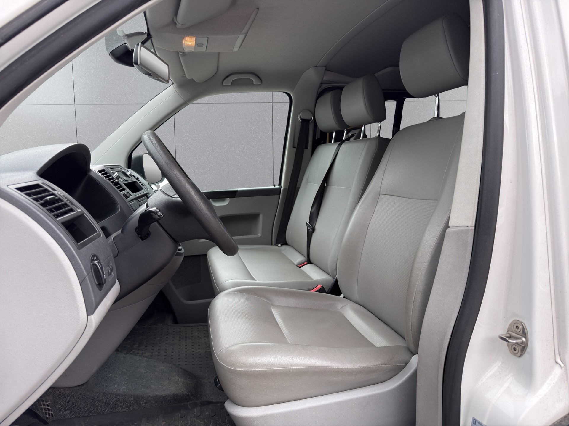 VW T5 2.0 TDI 4x4 langer Radstand 9-Plätzer-image-7