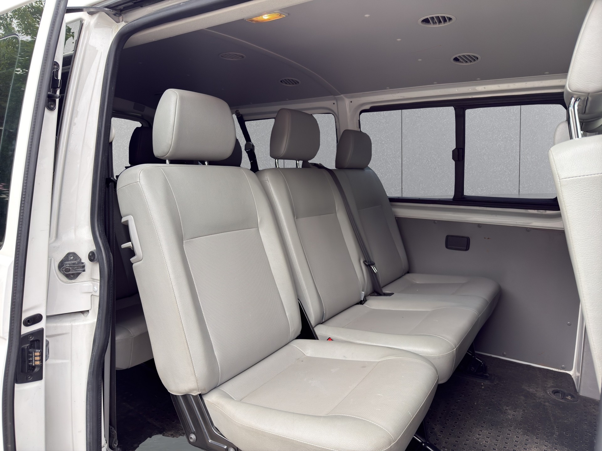 VW T5 2.0 TDI 4x4 langer Radstand 9-Plätzer-image-9