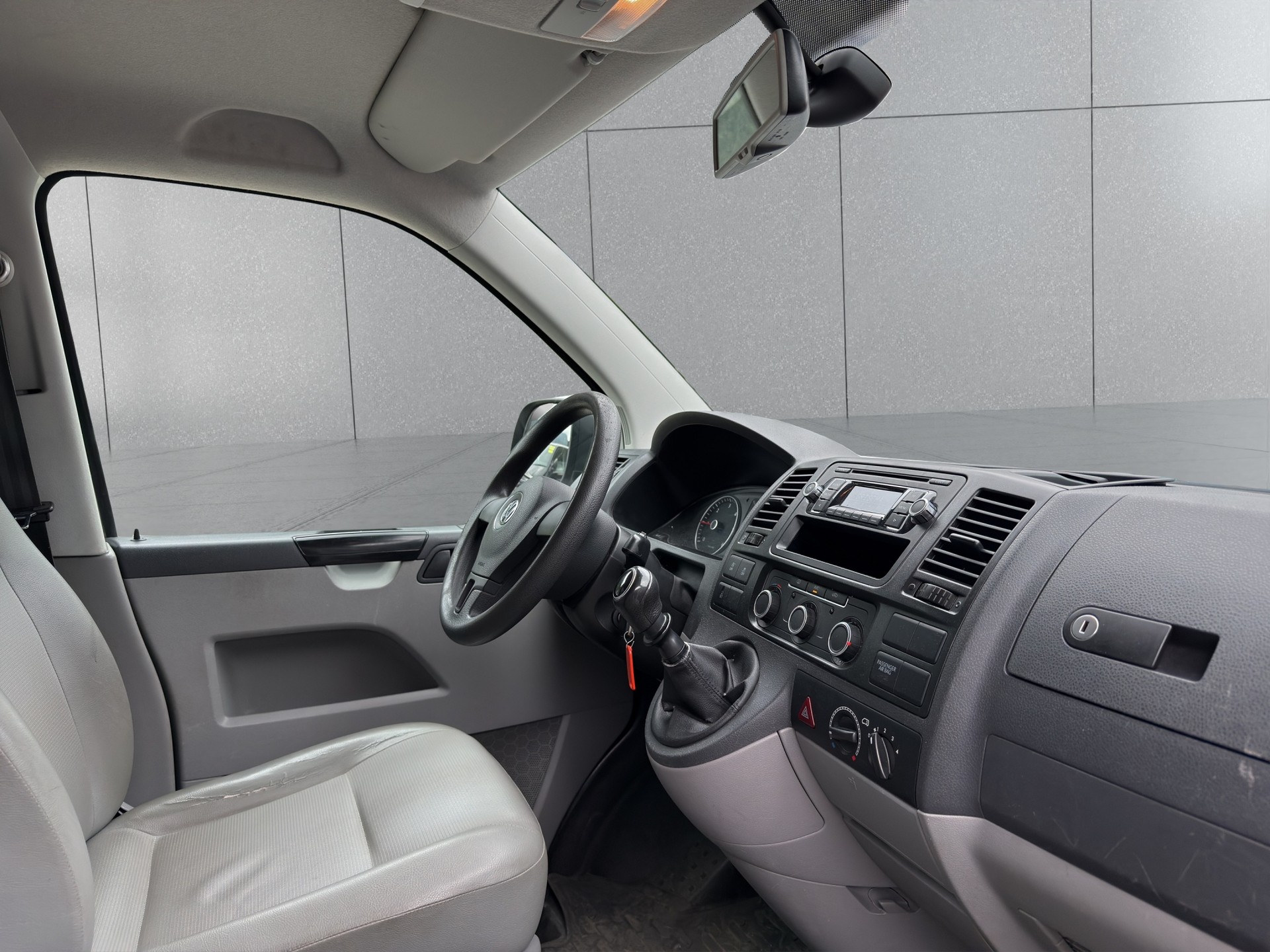 VW T5 2.0 TDI 4x4 langer Radstand 9-Plätzer-image-5