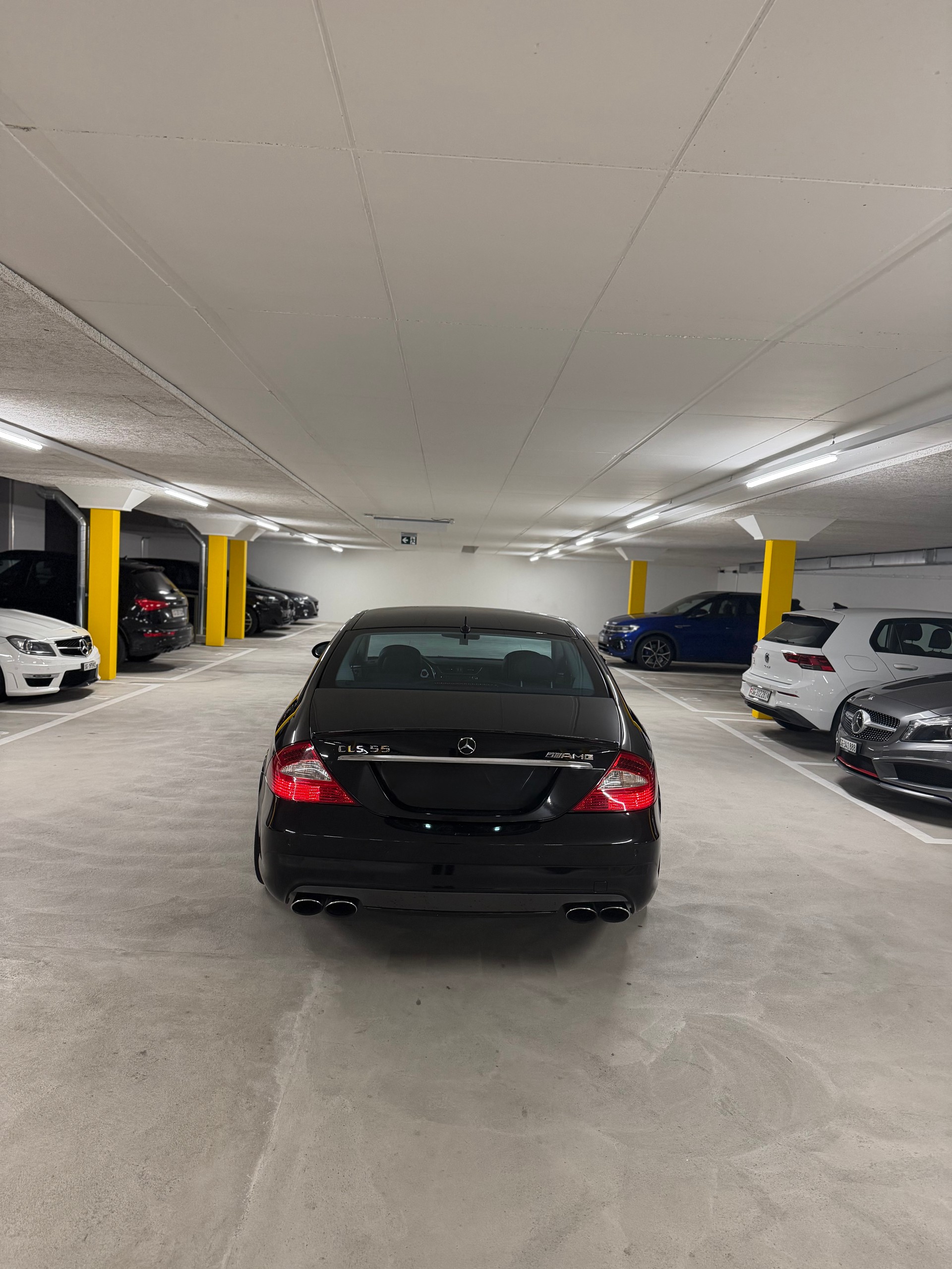 MERCEDES-BENZ CLS 55 V8 AMG