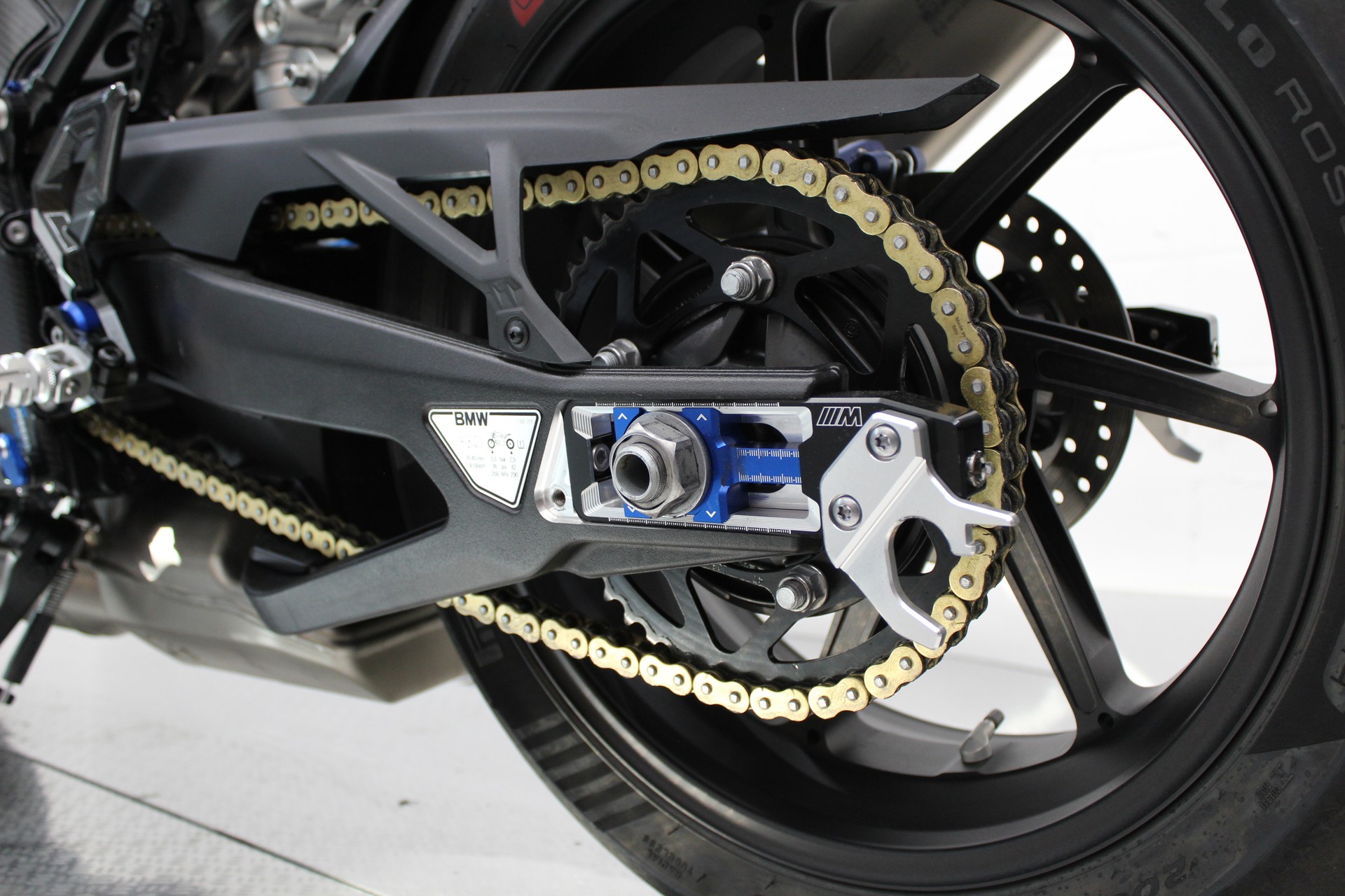 BMW M 1000 R-image-5