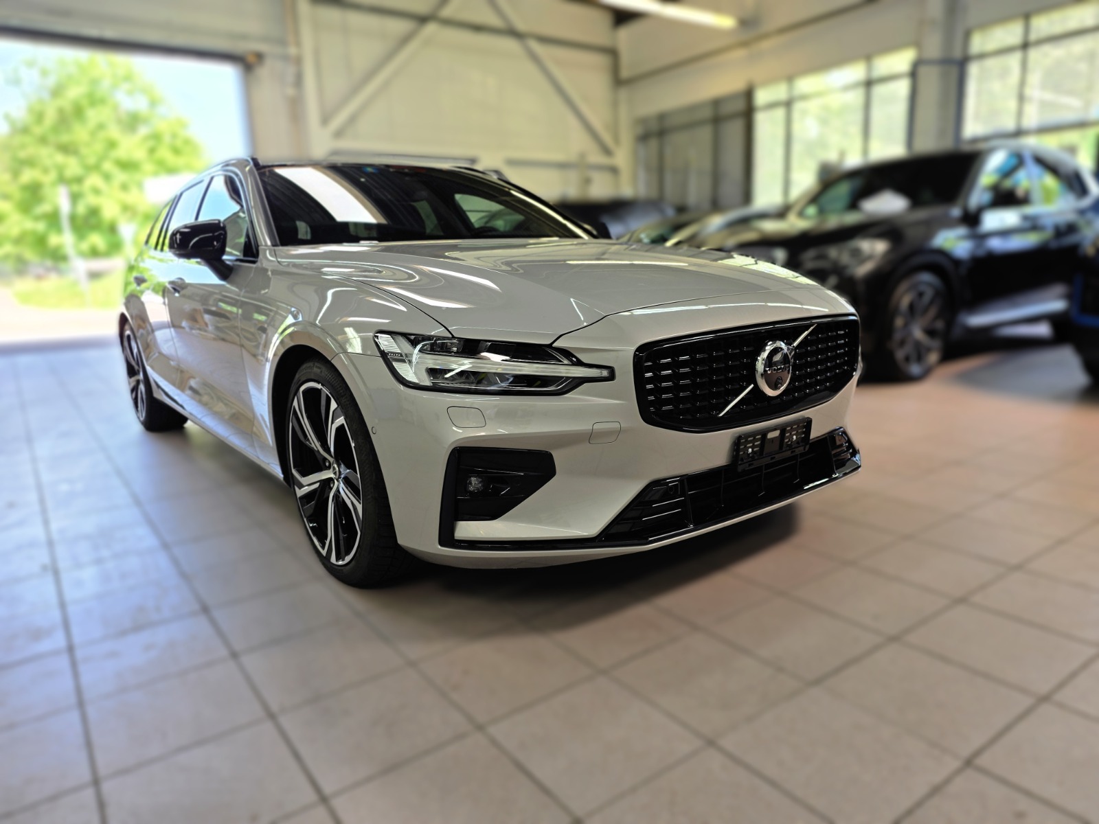 VOLVO V60 B4 Benzin Mild Hybrid Ultra Dark DCT-image-6