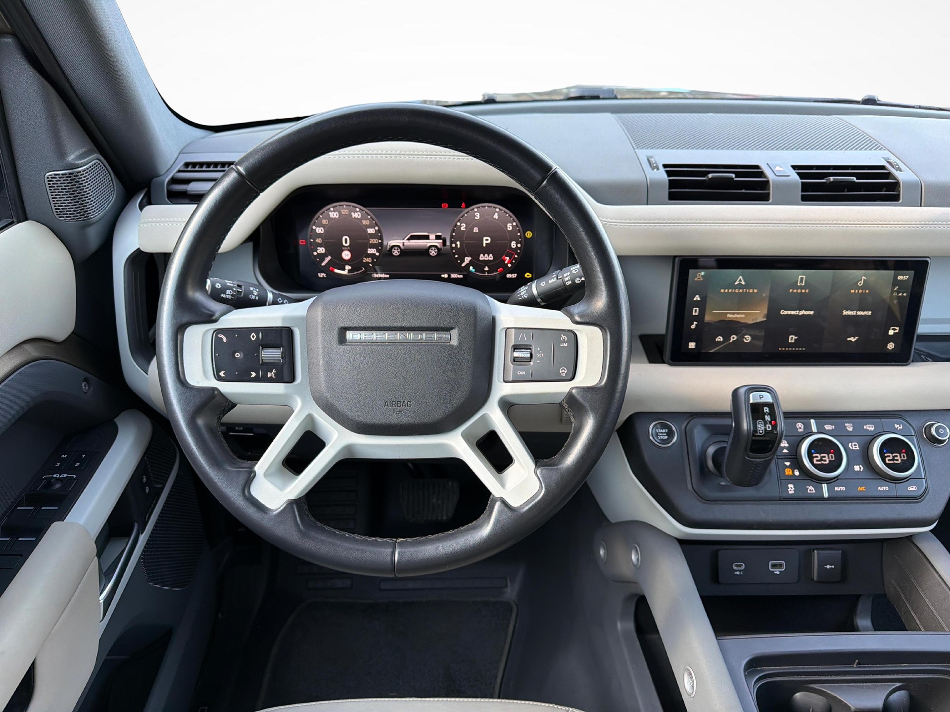 LAND ROVER Defender 110 3.0 I6 XS-showroom-element-3