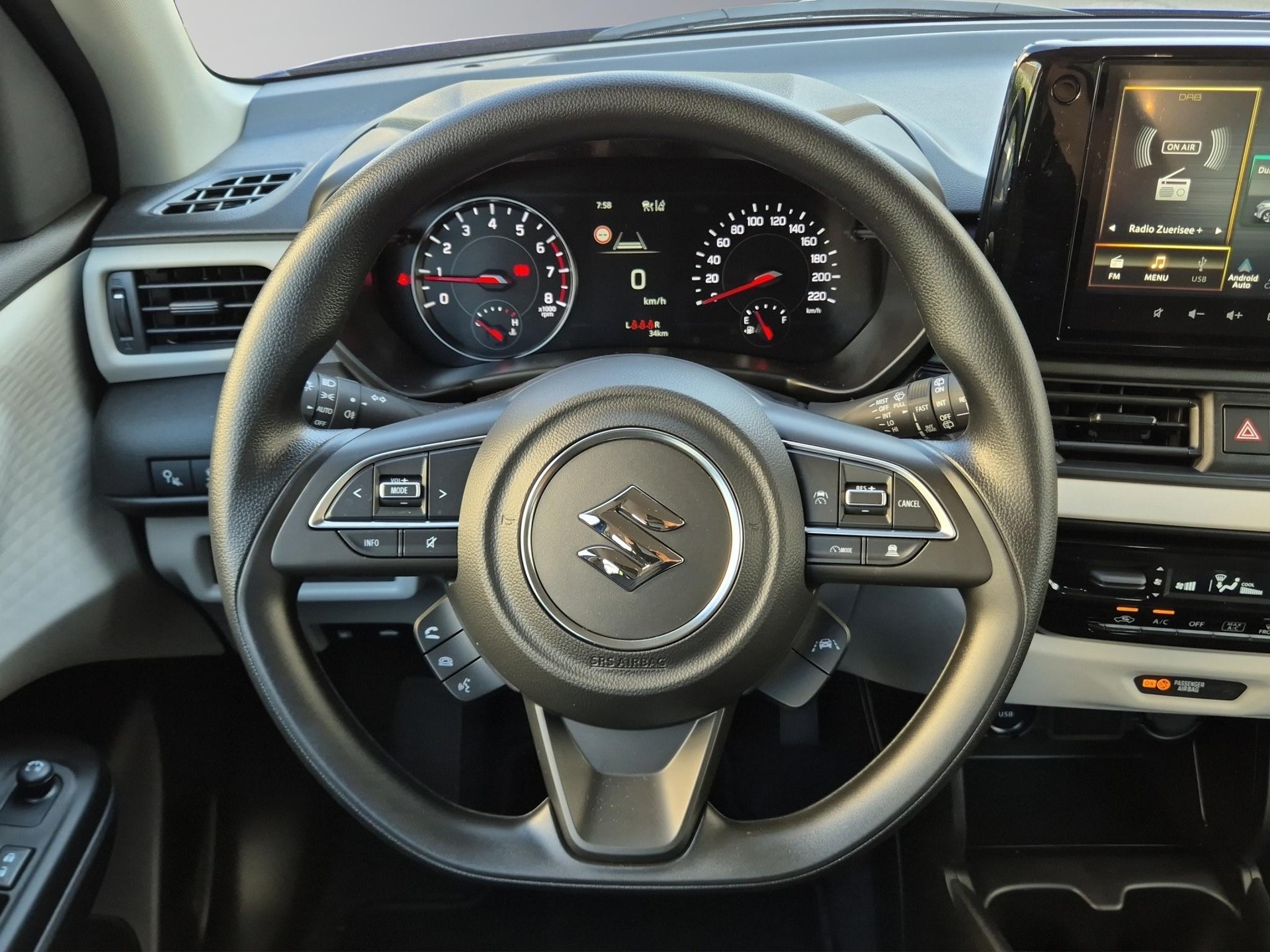 SUZUKI Swift 1.2 Unico Hybrid-image-9