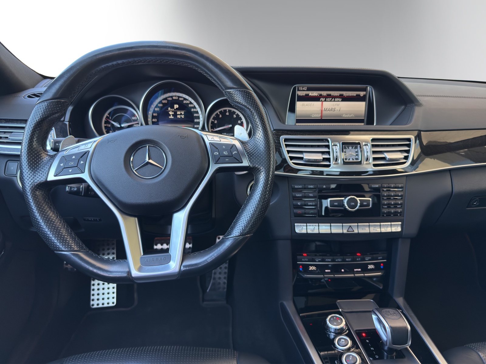 MERCEDES-BENZ E 63 AMG-image-12