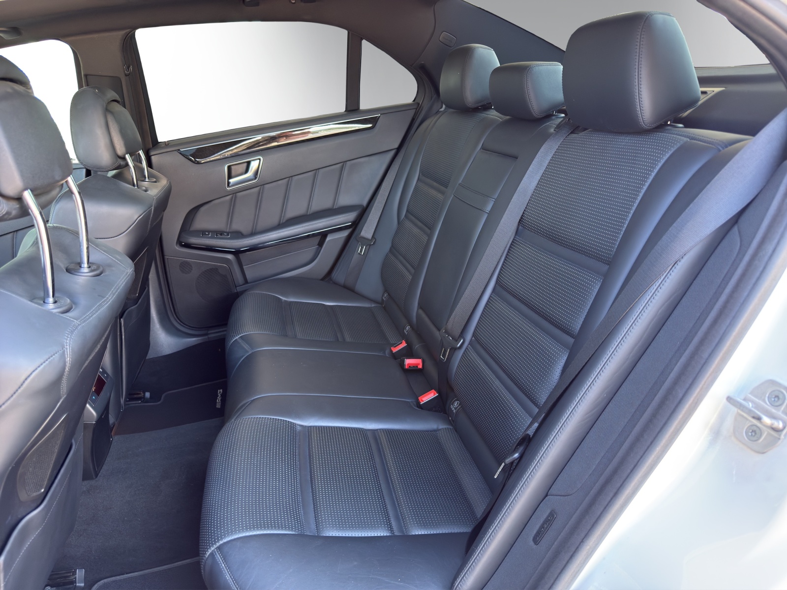 MERCEDES-BENZ E 63 AMG-image-10