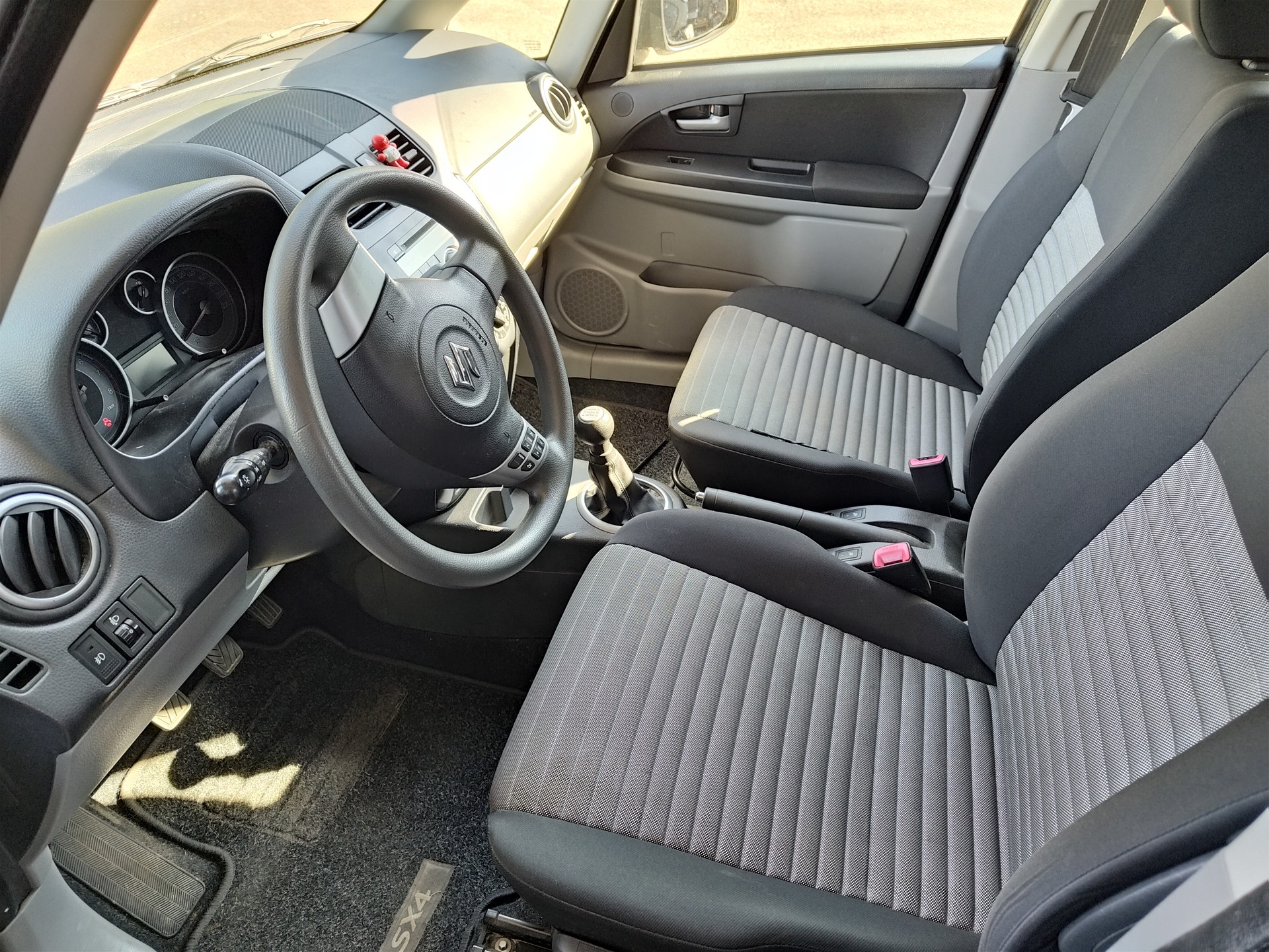 SUZUKI SX4 1.6 16V Compact Top 4WD-image-4