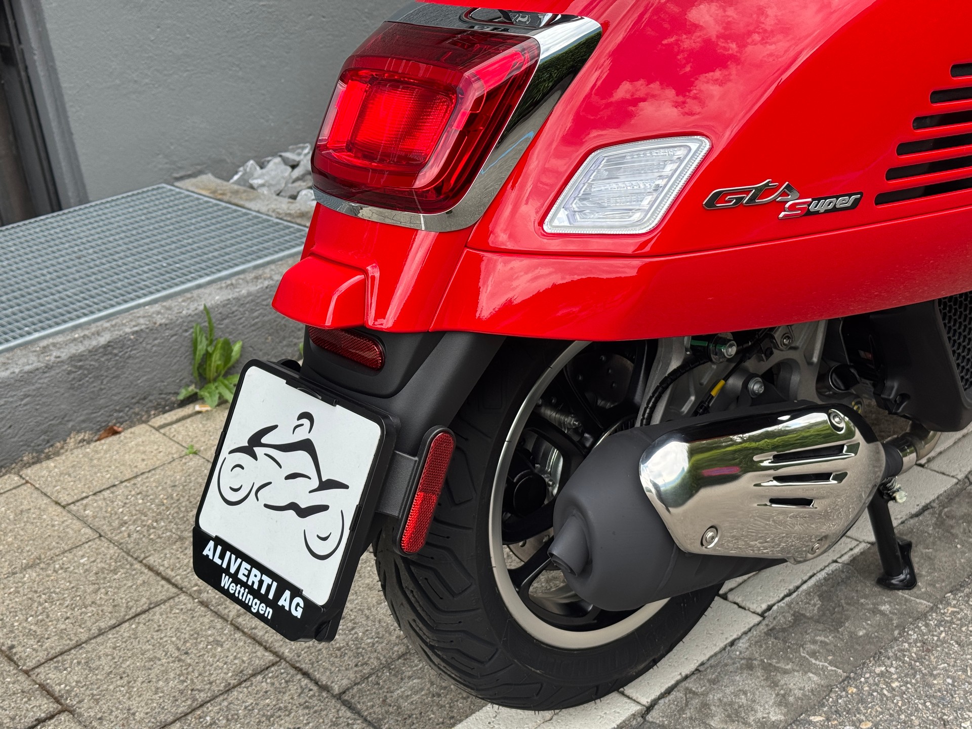 PIAGGIO Vespa GTS 125 Super RST Euro 5+-image-15