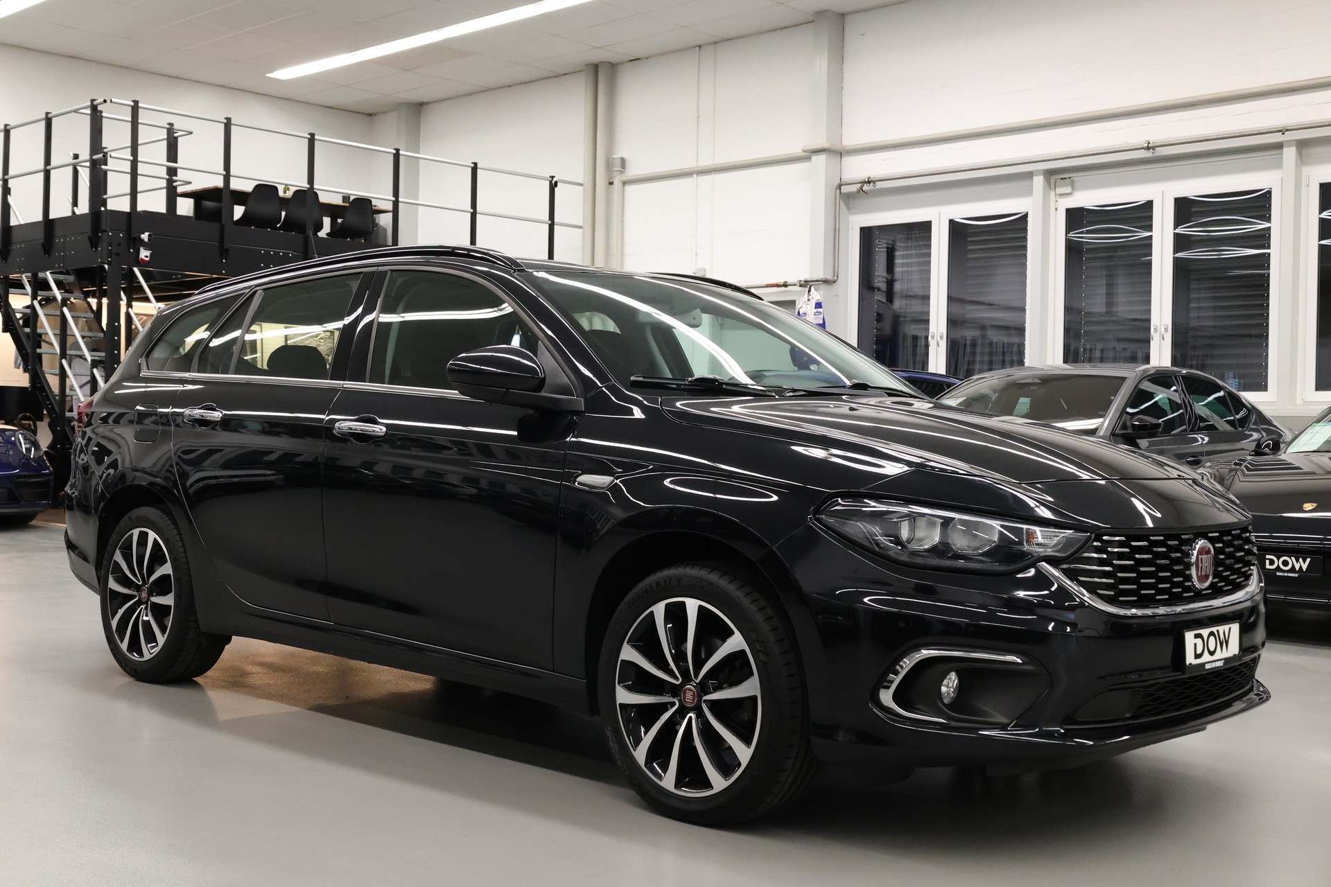 FIAT Tipo SW 1.6 JTD Lounge DCT-showroom-element-1