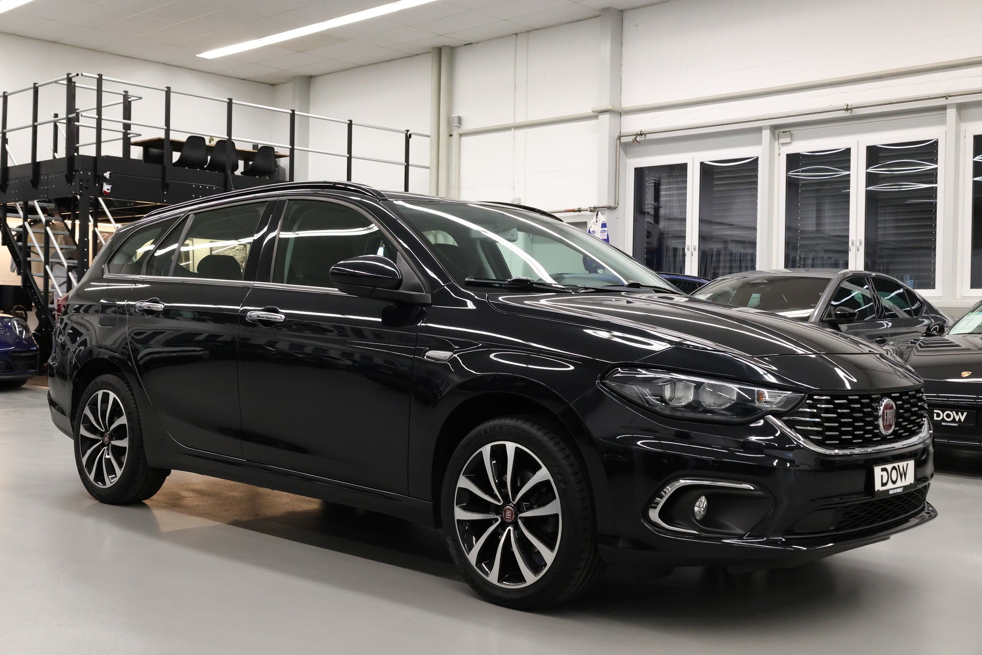 FIAT Tipo SW 1.6 JTD Lounge DCT-showroom-element-1