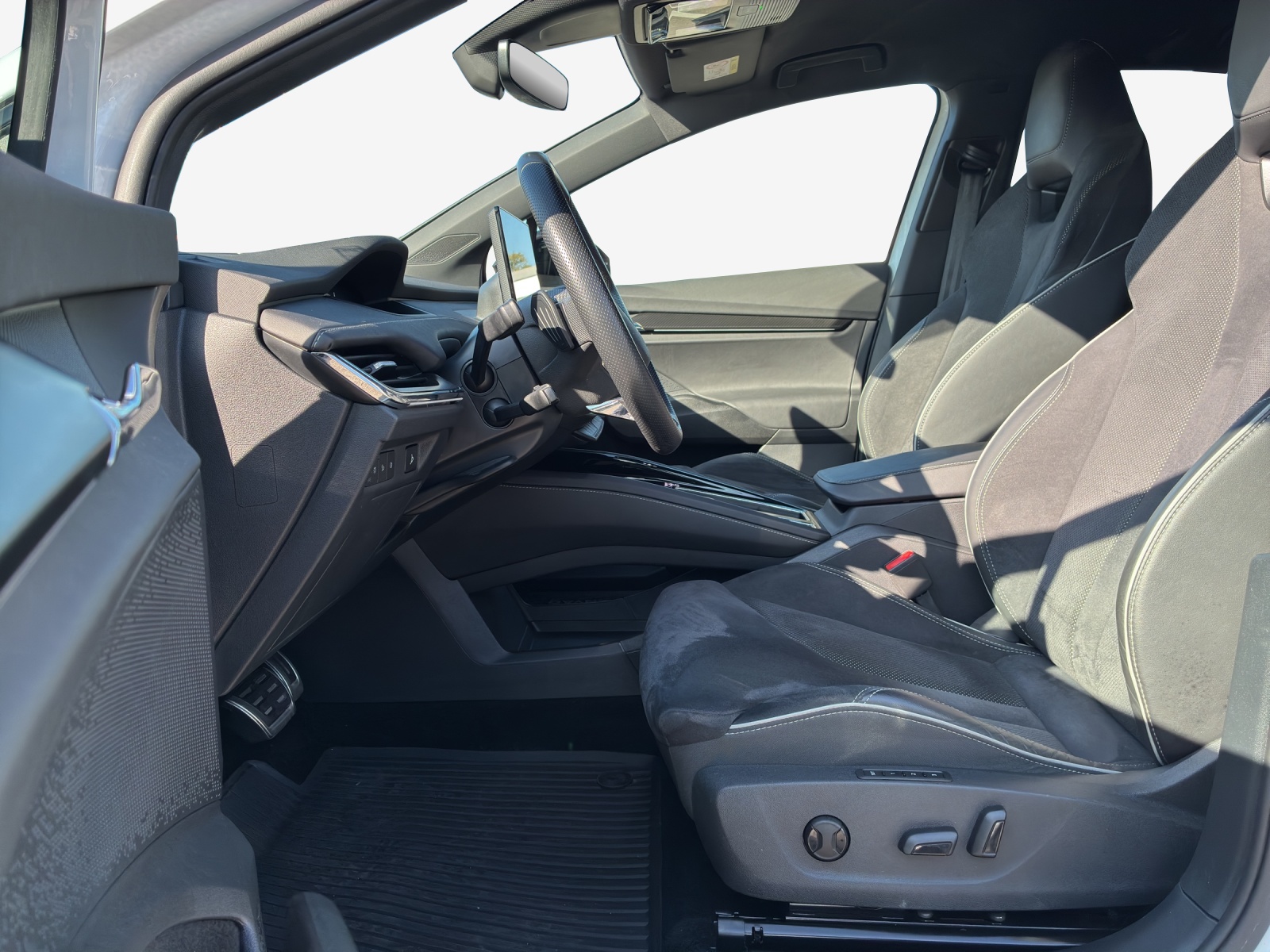 SKODA Enyaq iV 80 SportLine-image-8