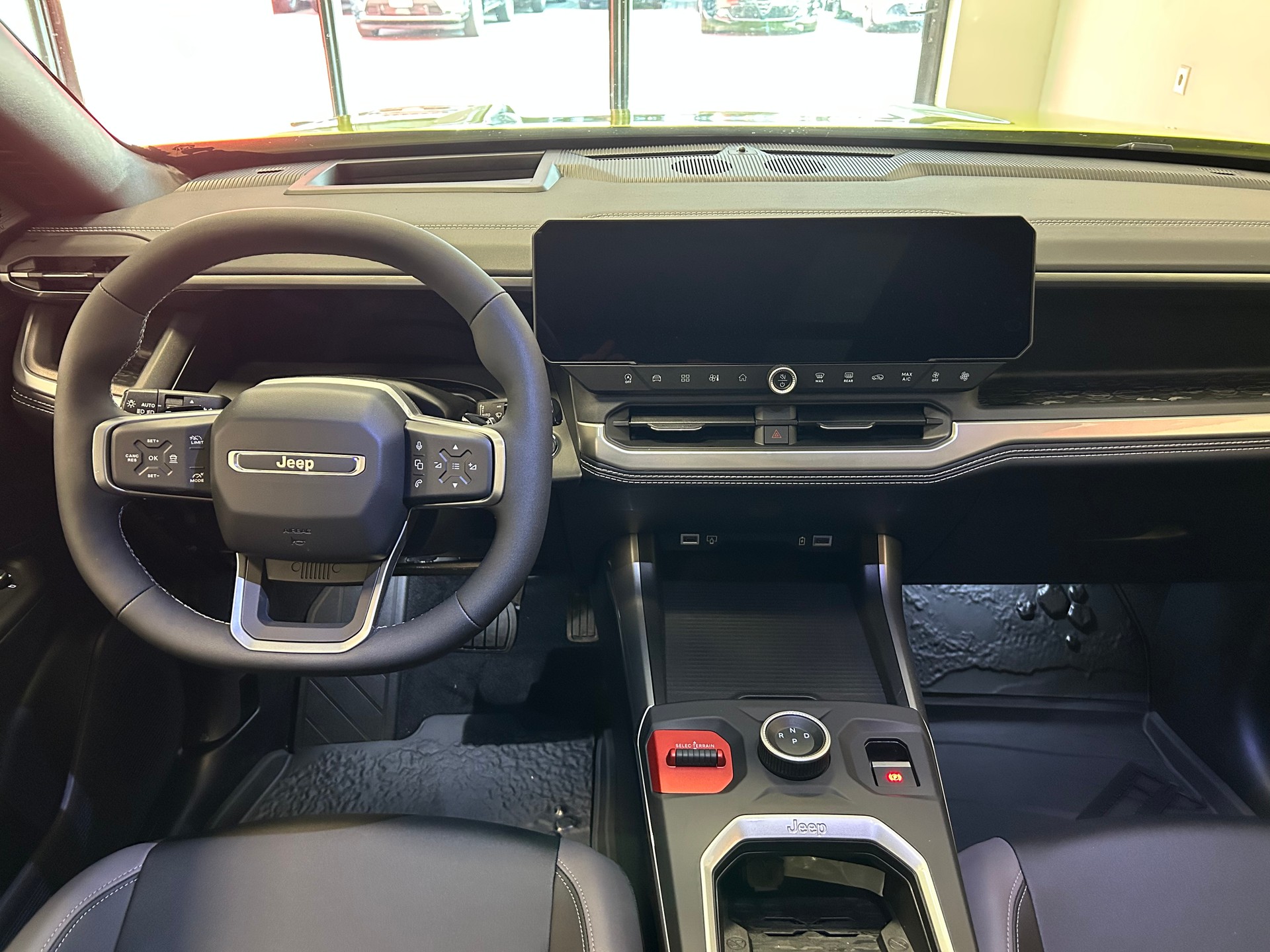 JEEP Compass 1.2 T e-Hybrid First Edition Pack Plus & SKY-image-8