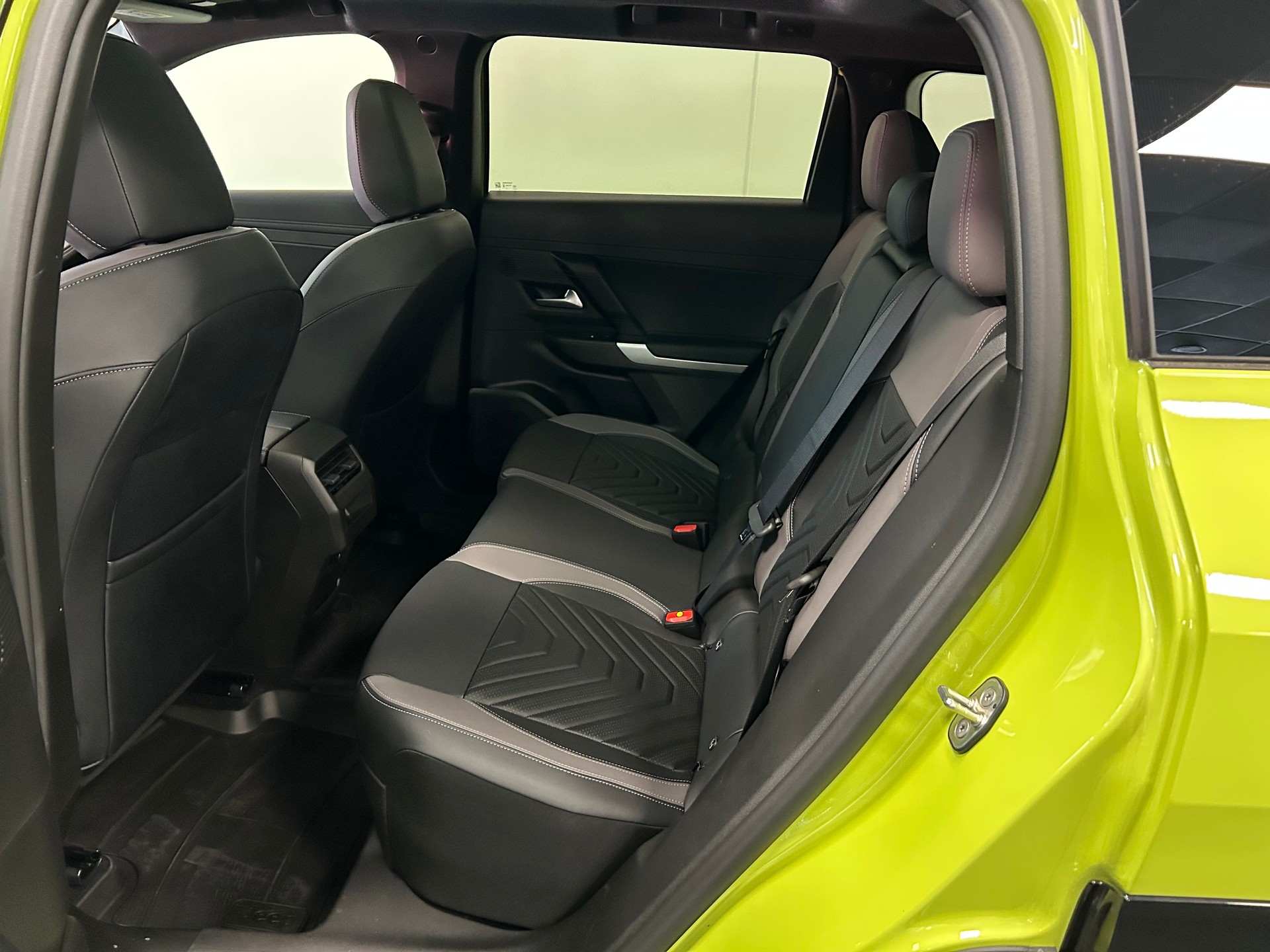 JEEP Compass 1.2 T e-Hybrid First Edition Pack Plus & SKY-image-10