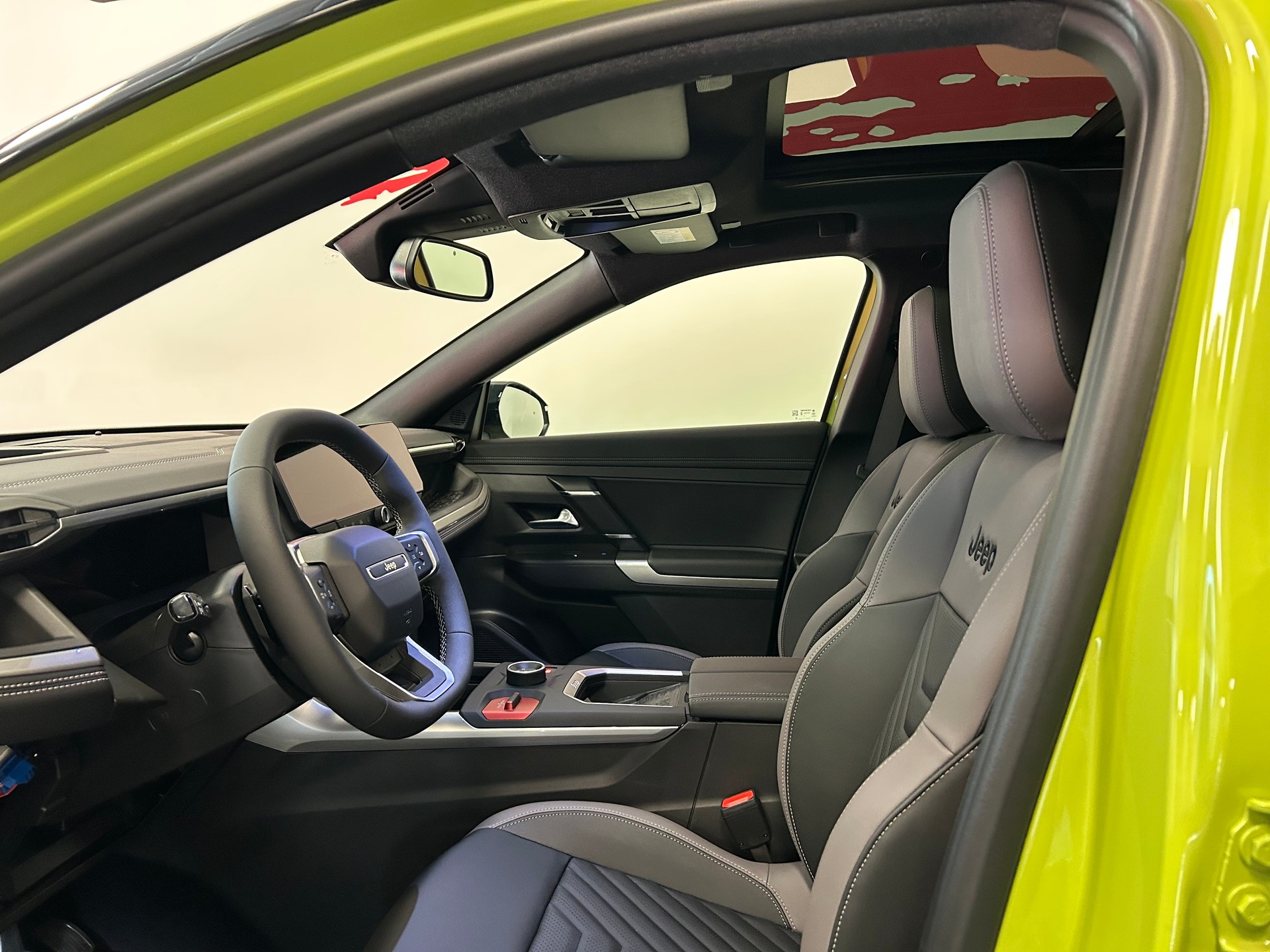 JEEP Compass 1.2 T e-Hybrid First Edition Pack Plus & SKY-image-5