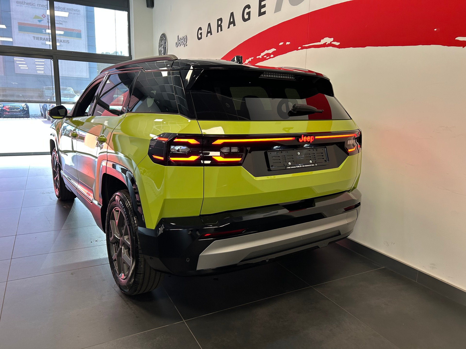 JEEP Compass 1.2 T e-Hybrid First Edition Pack Plus & SKY-image-19