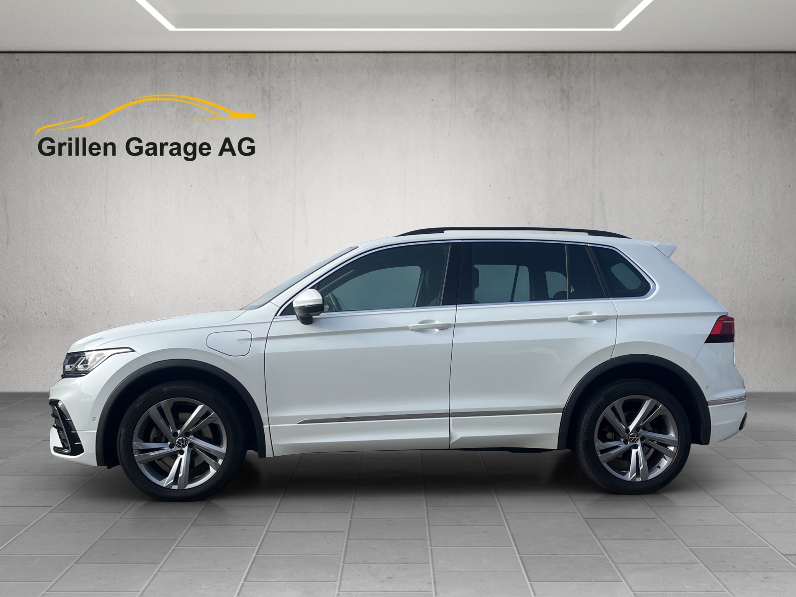 VW Tiguan 2.0 TSI R DSG-showroom-element-1