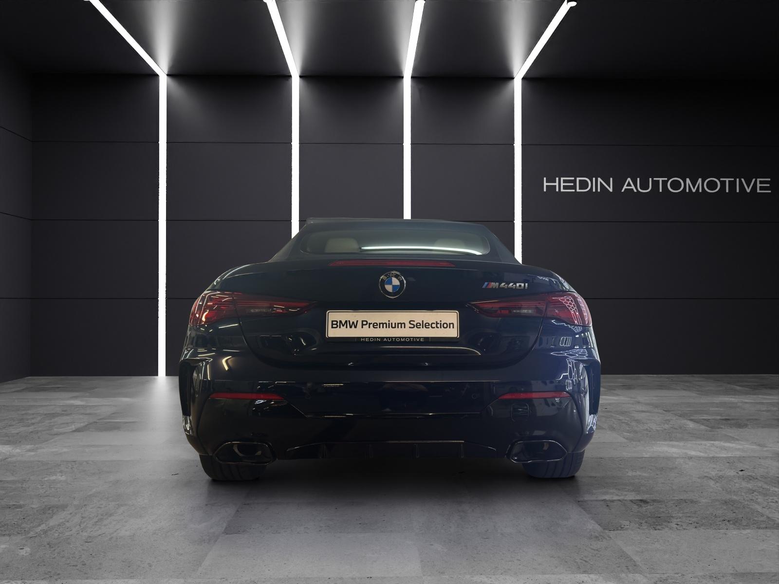 BMW M440i xDrive Cabrio-showroom-element-3