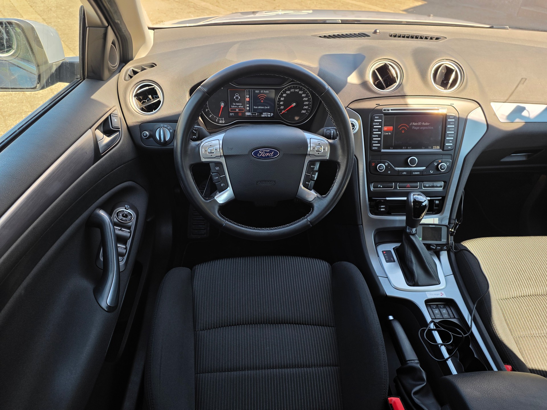 FORD Mondeo 2.0 EcoBoost SCTi TitaniumS PowerShift-image-9