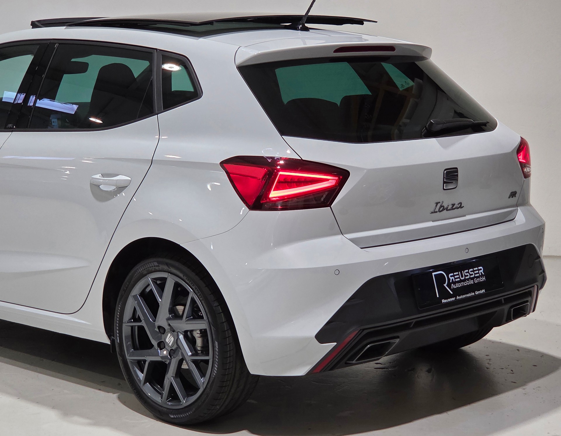 SEAT Ibiza 1.5 EcoTSI FR DSG 2026-showroom-element-3