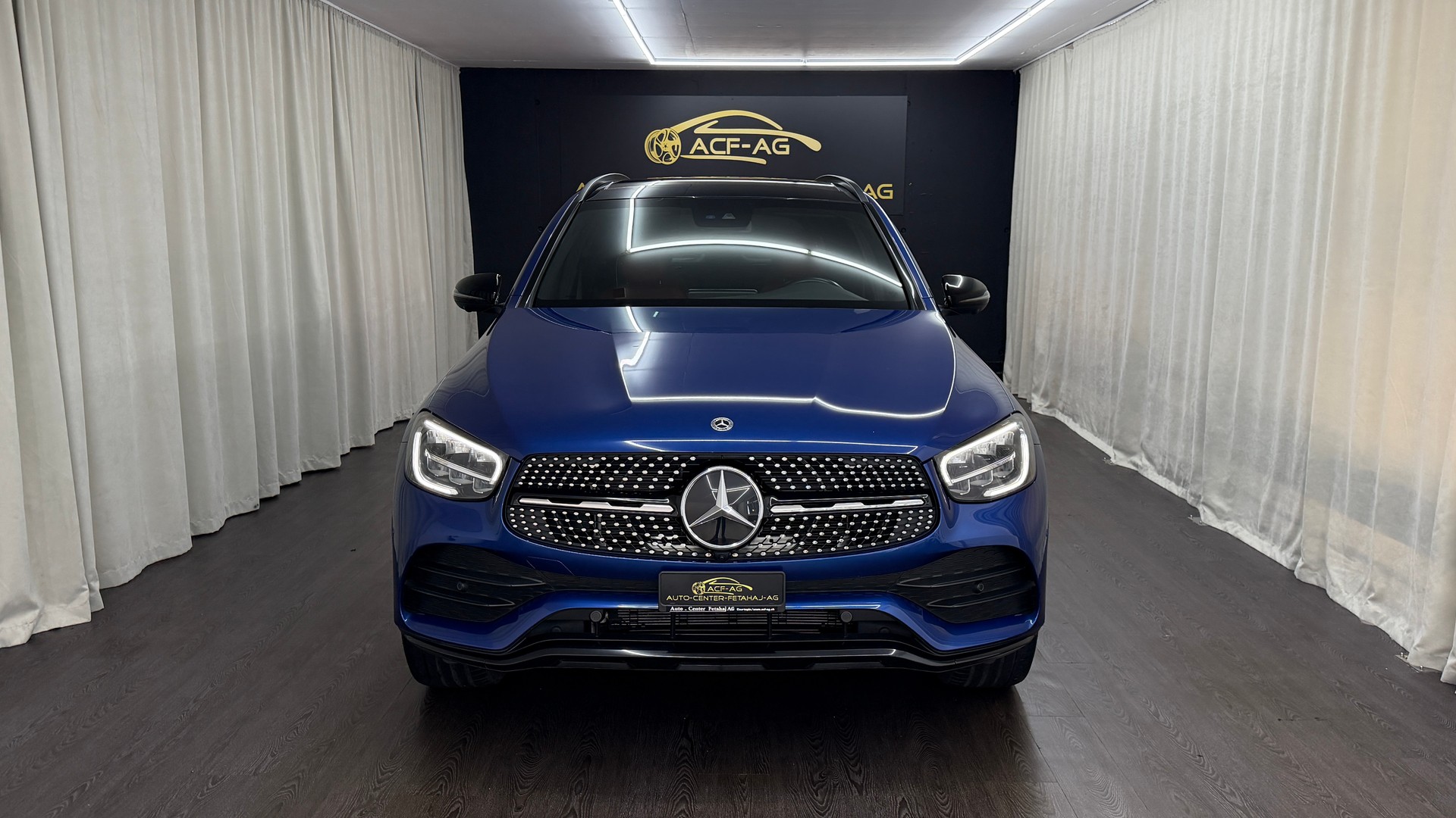 MERCEDES-BENZ GLC 300 e AMG Line 4Matic 9G-Tronic-showroom-element-1