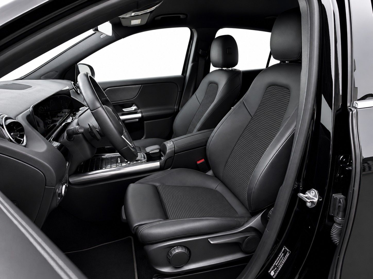 MERCEDES-BENZ GLA 180 d Progressive * CH FAHRZEUG *-image-10