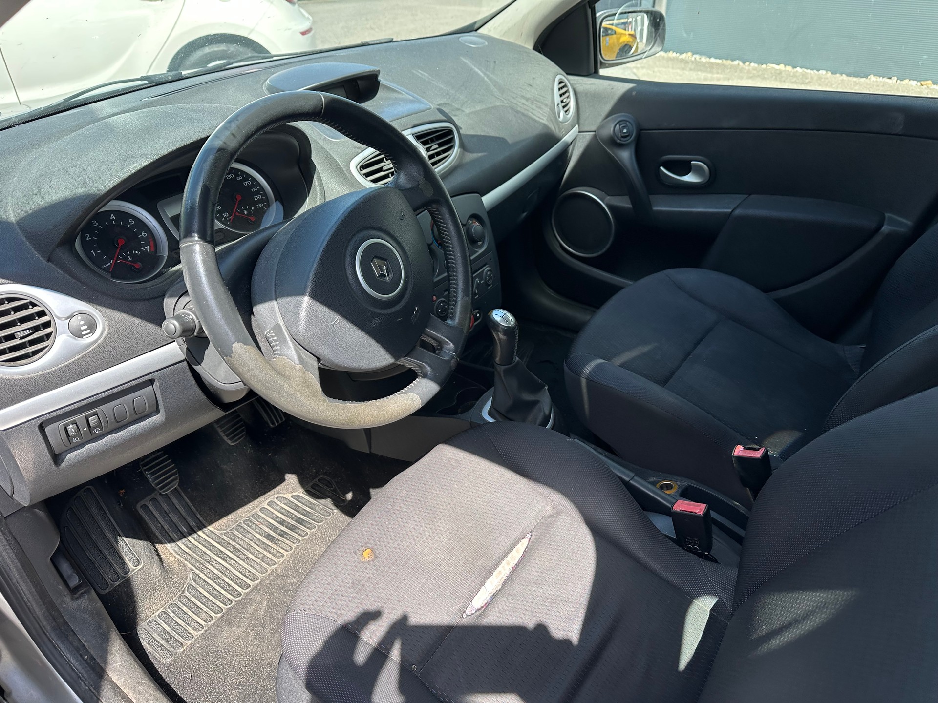 RENAULT Clio Grandtour 1.2 16V Turbo Dynamique-image-4