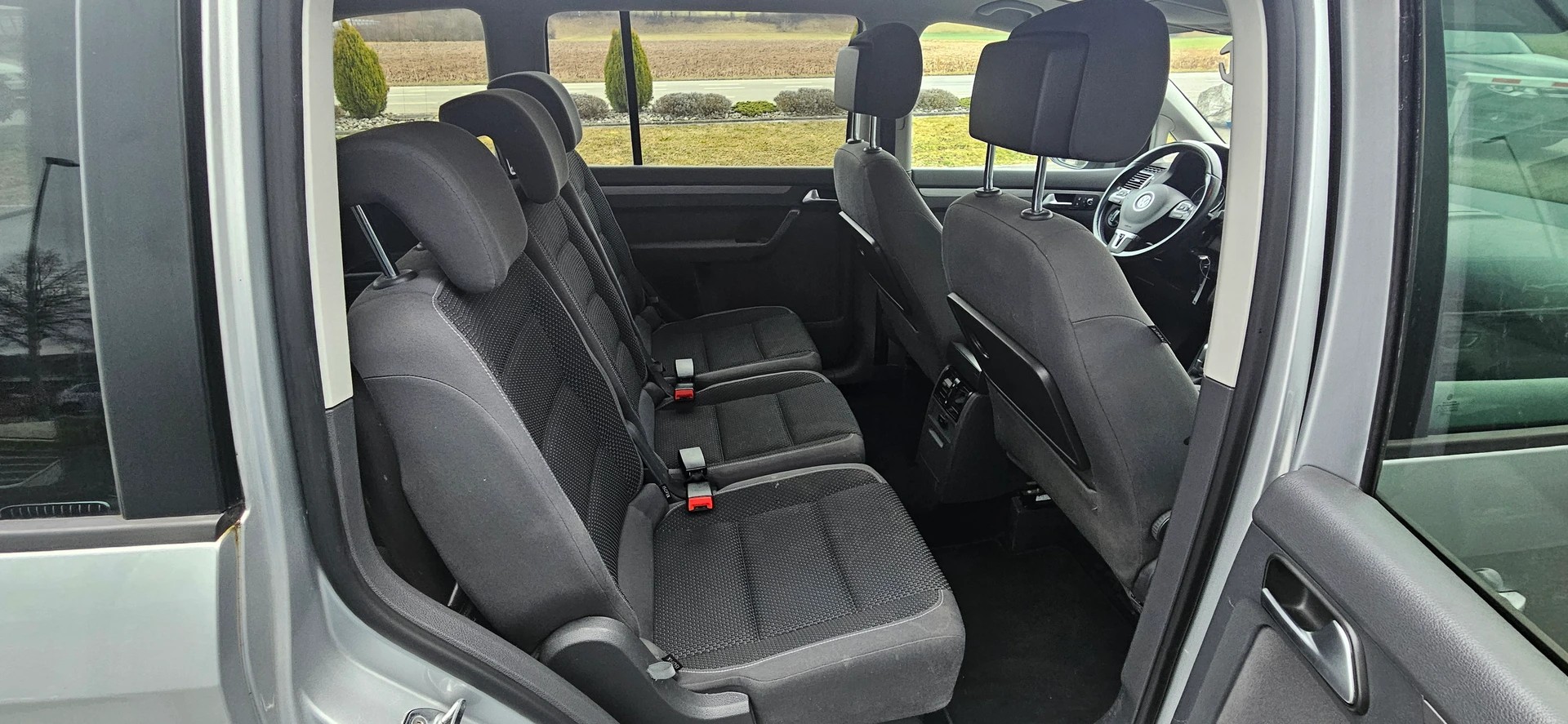 VW Touran 2.0 TDI BMT Comfortline DSG-image-10