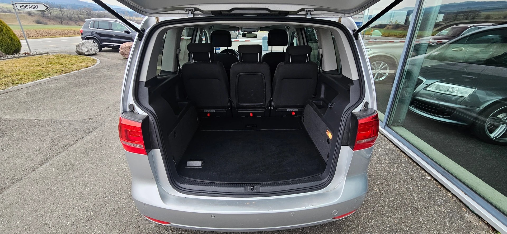 VW Touran 2.0 TDI BMT Comfortline DSG-image-15