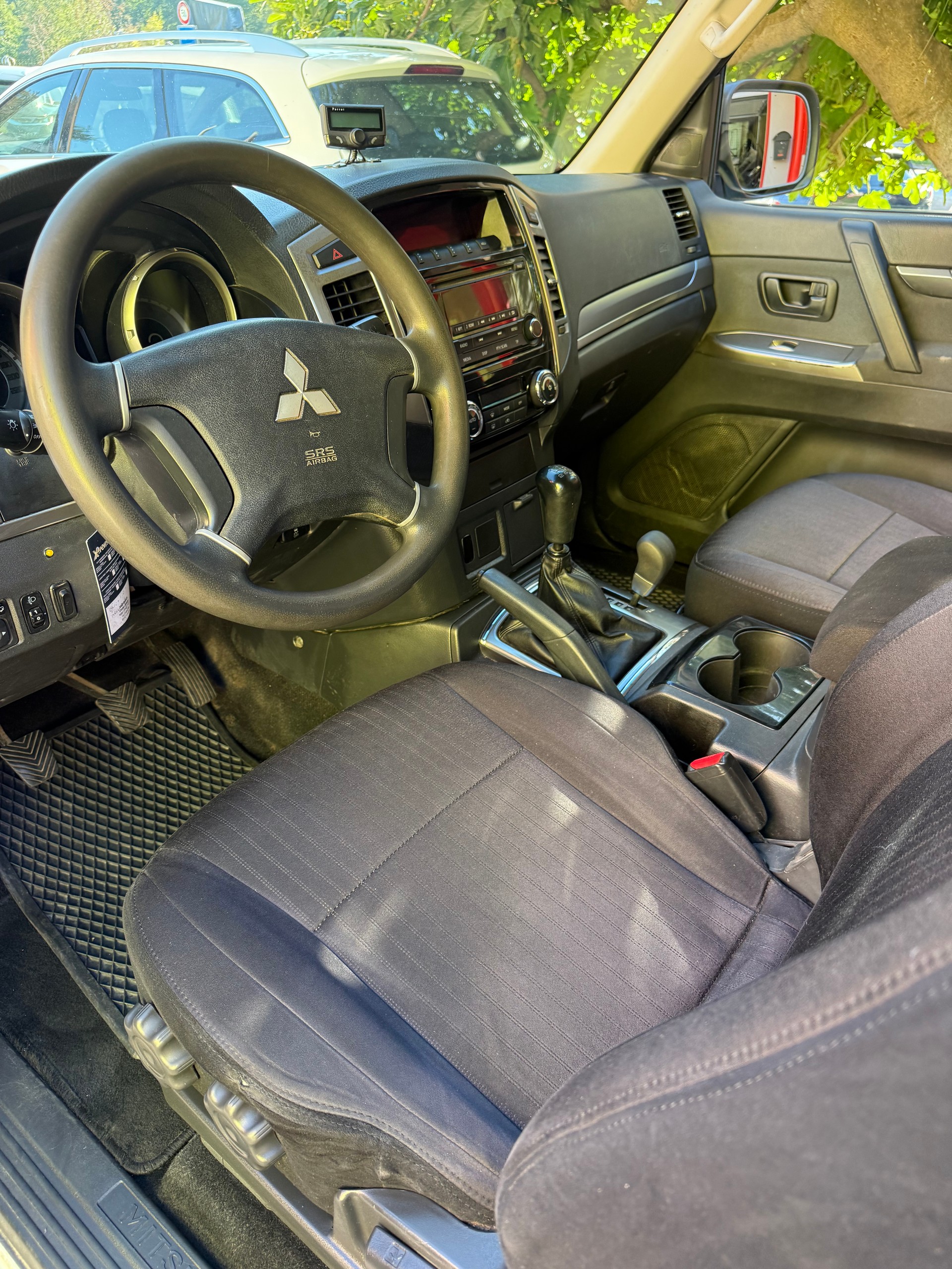 MITSUBISHI Pajero 3.2 DI-D Profi-image-4