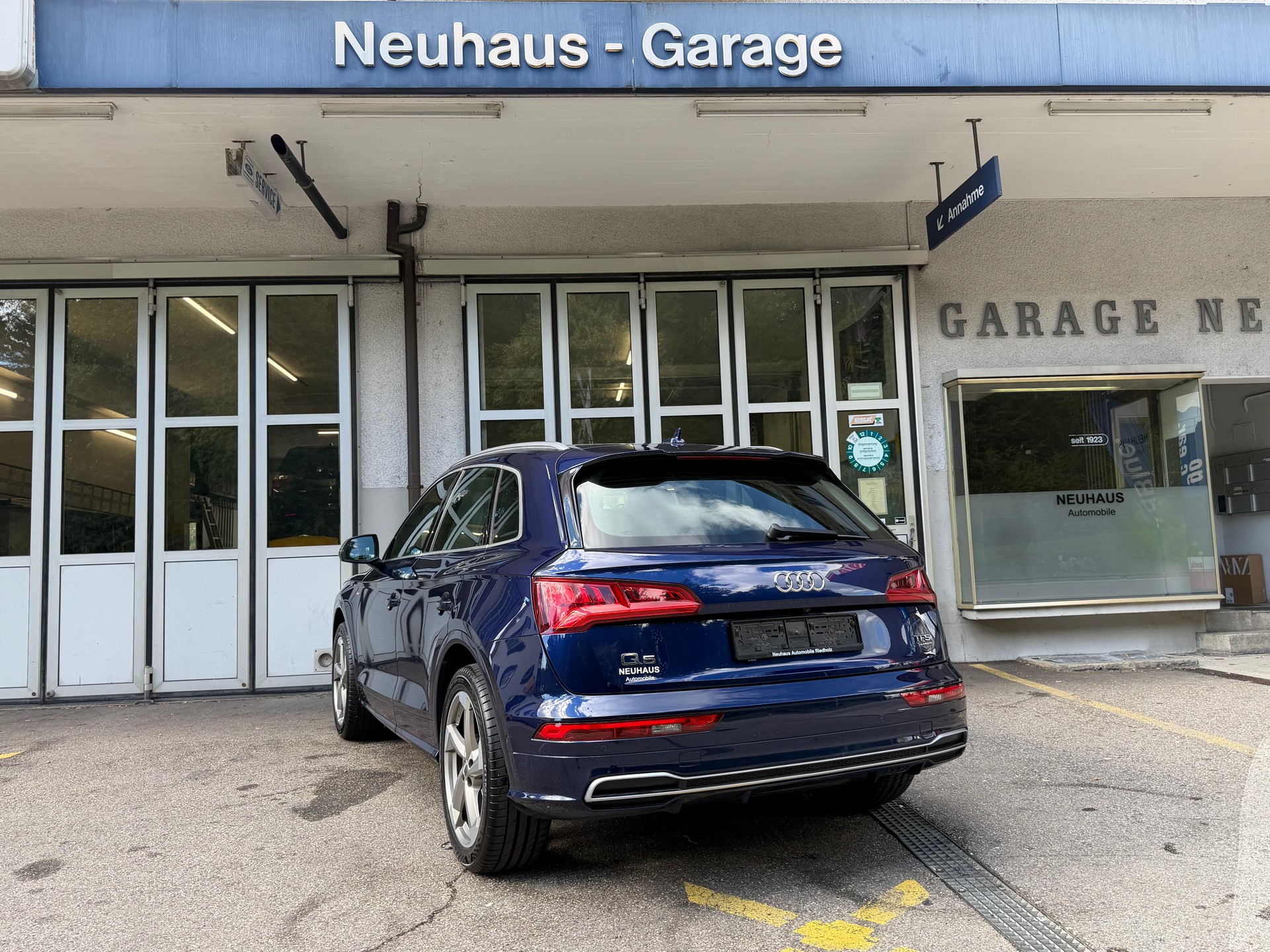 AUDI Q5 2.0 TFSI sport quattro S-tronic-showroom-element-3