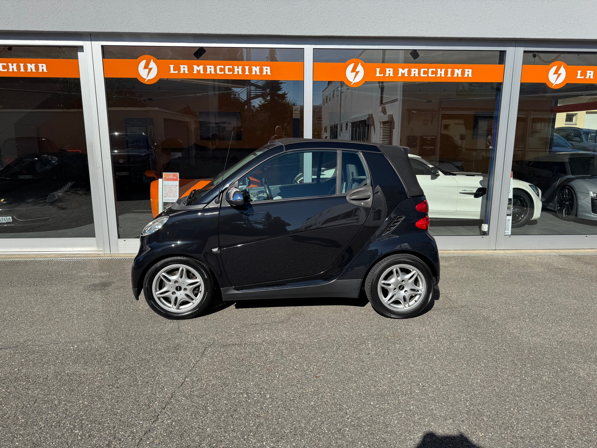 SMART fortwo limited three mhd softouch-showroom-element-1