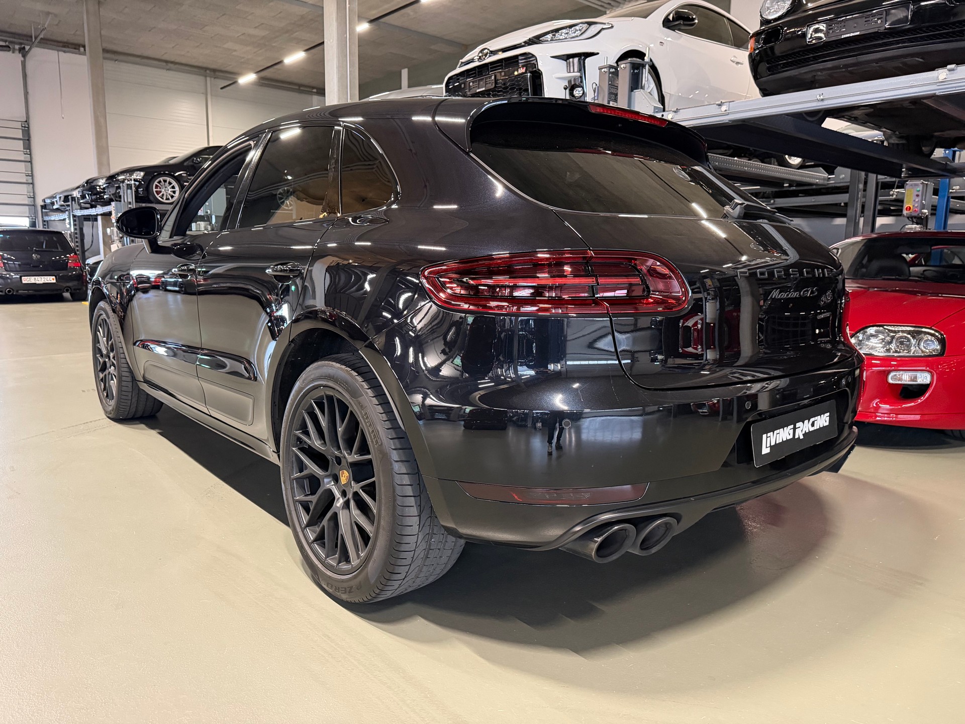 PORSCHE Macan GTS PDK-showroom-element-2