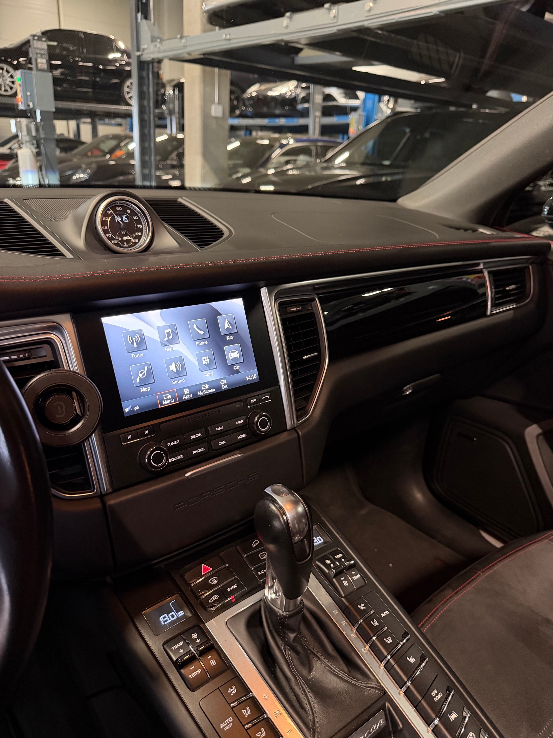 PORSCHE Macan GTS PDK-image-12