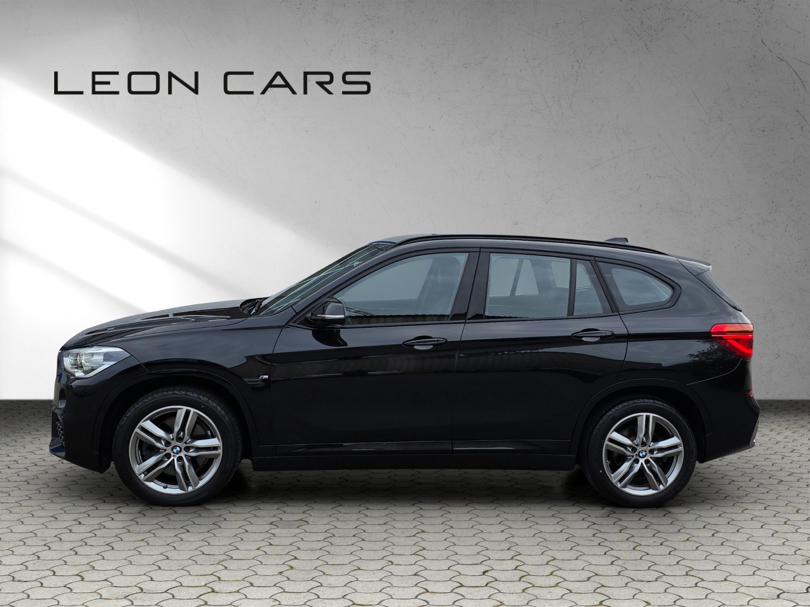 BMW X1 xDrive 20i M Sport Steptronic-showroom-element-2