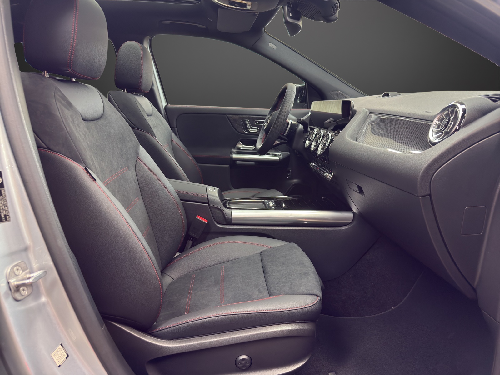 MERCEDES-BENZ GLA 250 4Matic 8G-DCT Swiss Star-image-10
