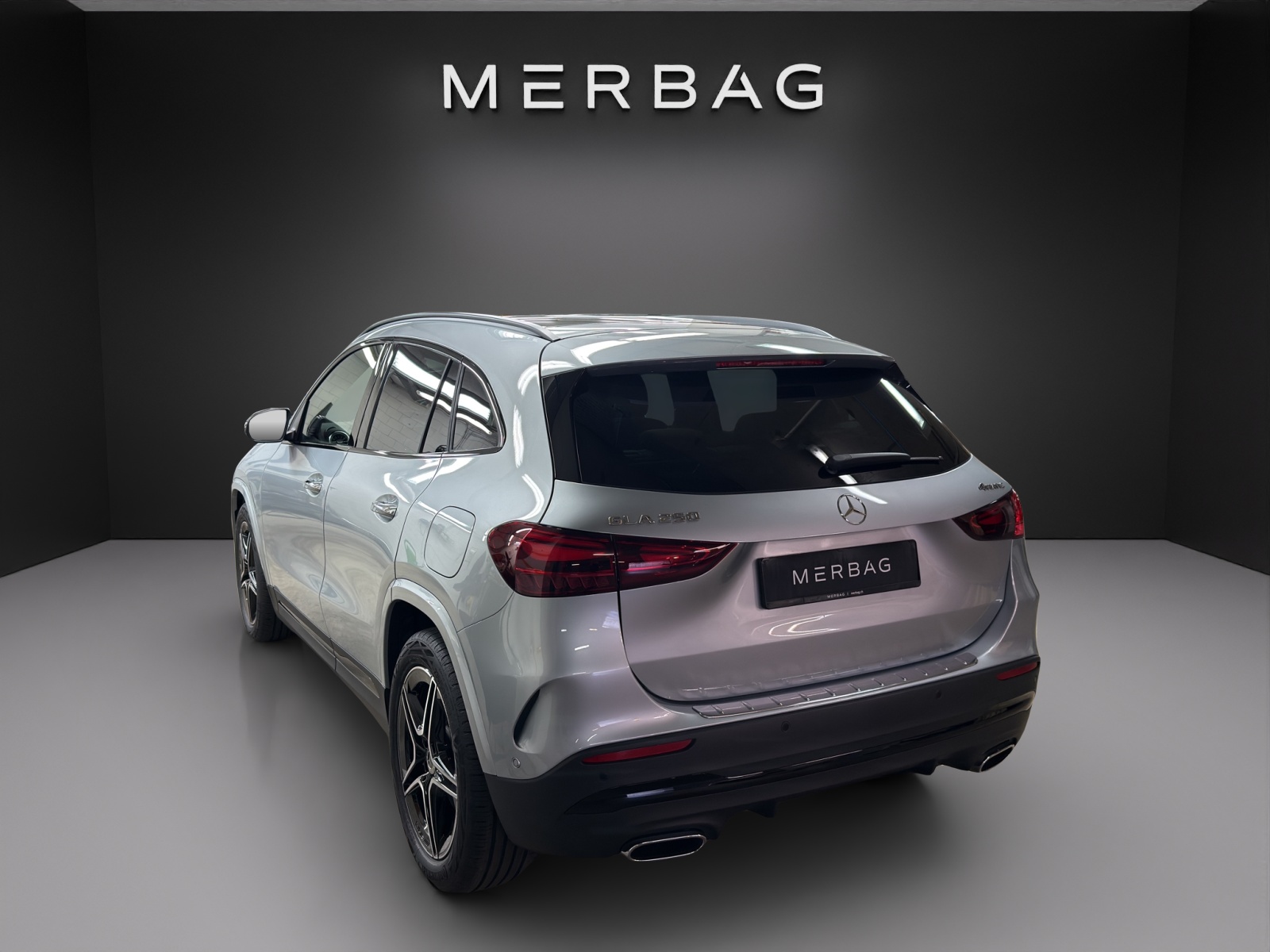 MERCEDES-BENZ GLA 250 4Matic 8G-DCT Swiss Star-image-2