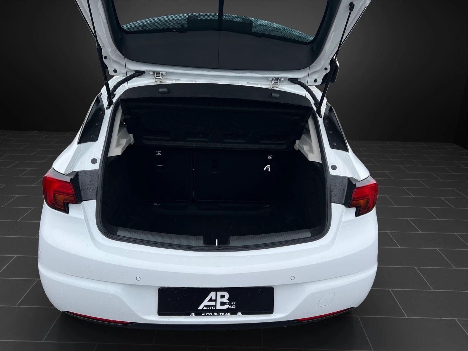 OPEL Astra 1.4i Turbo Enjoy-image-12