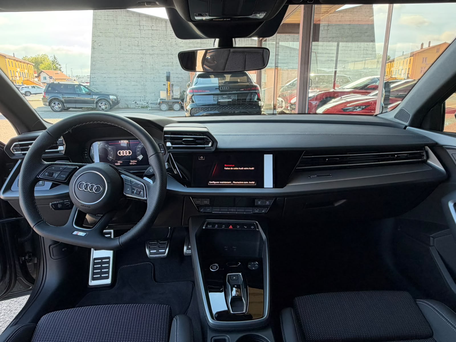 AUDI A3 Sportback 35 TFSI S line S-tronic-image-8